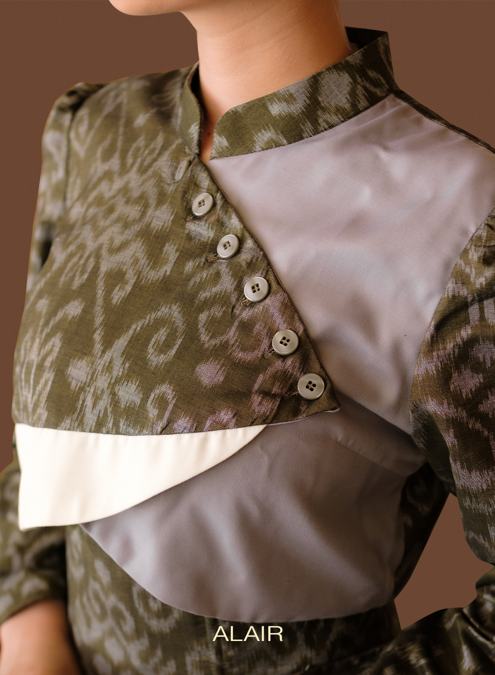 ALAIR | Kirana Set Blazer & Skirt Tenun Wanita - Olive - Foto 2